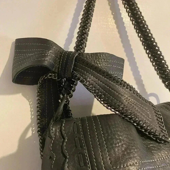 Vince Camuto Black pebbled leather shoulder bag - Picture 8 of 16